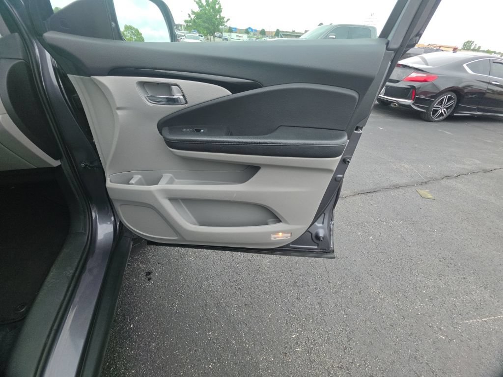 Certified 2019 Honda Pilot Touring image 32