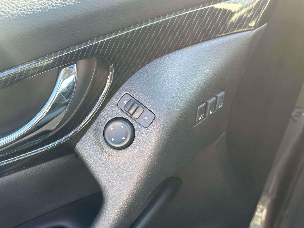 Used 2019 Nissan Rogue SL w/ Premium Package AWD/4WD image 17