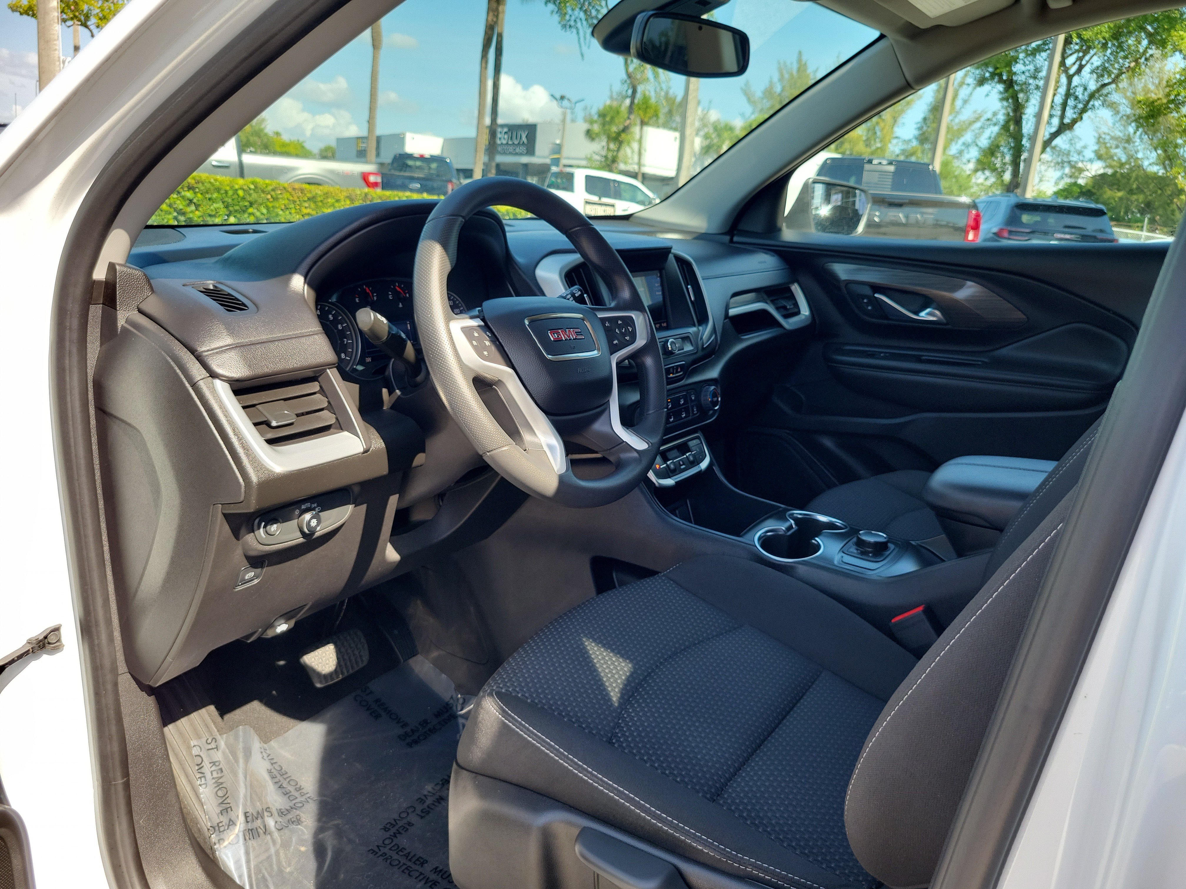 Used 2023 GMC Terrain SLE FWD image 9