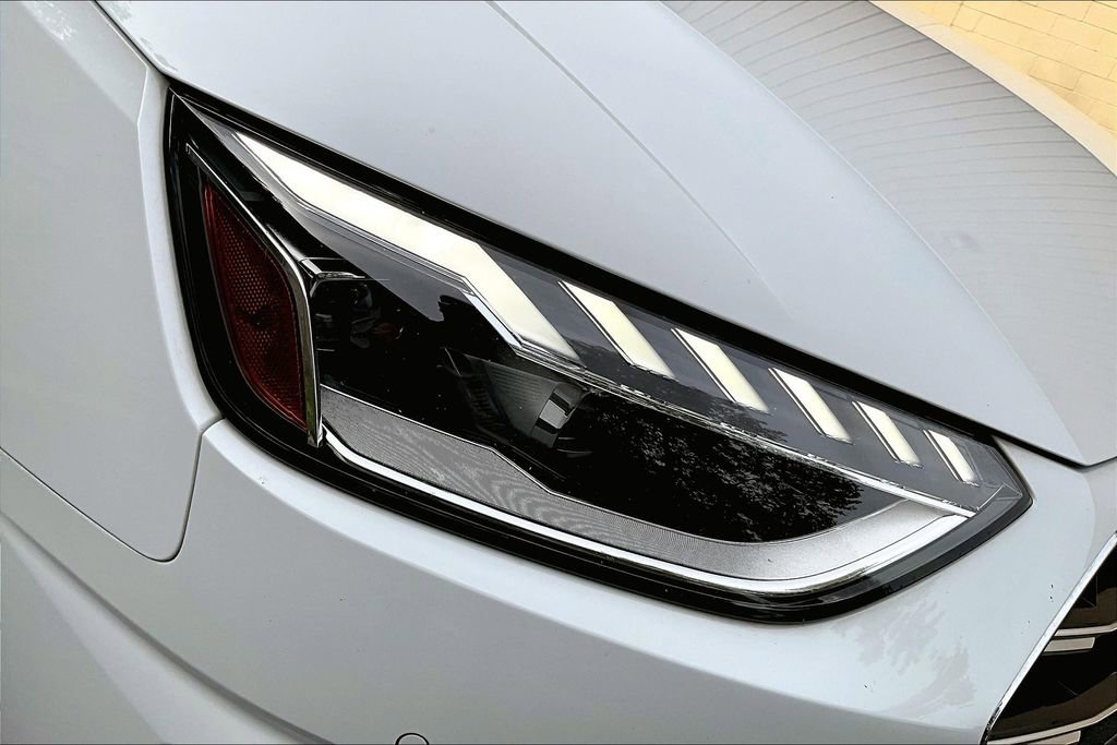 Used 2023 Audi A4 2.0T Premium w/ Convenience Package image 31