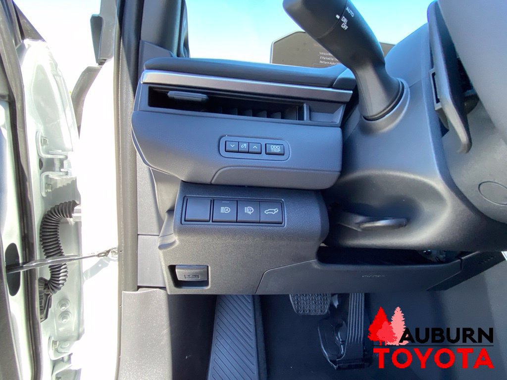New 2026 Toyota C-HR w/ Cold Weather Package AWD/4WD image 33