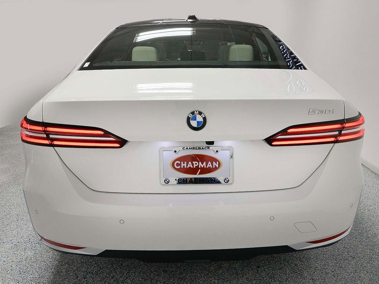 Used 2024 BMW 530i w/ Executive Package image 4