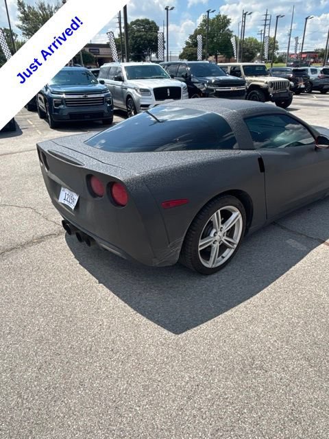 Used 2010 Chevrolet Corvette Coupe w/ 1LT RWD image 6