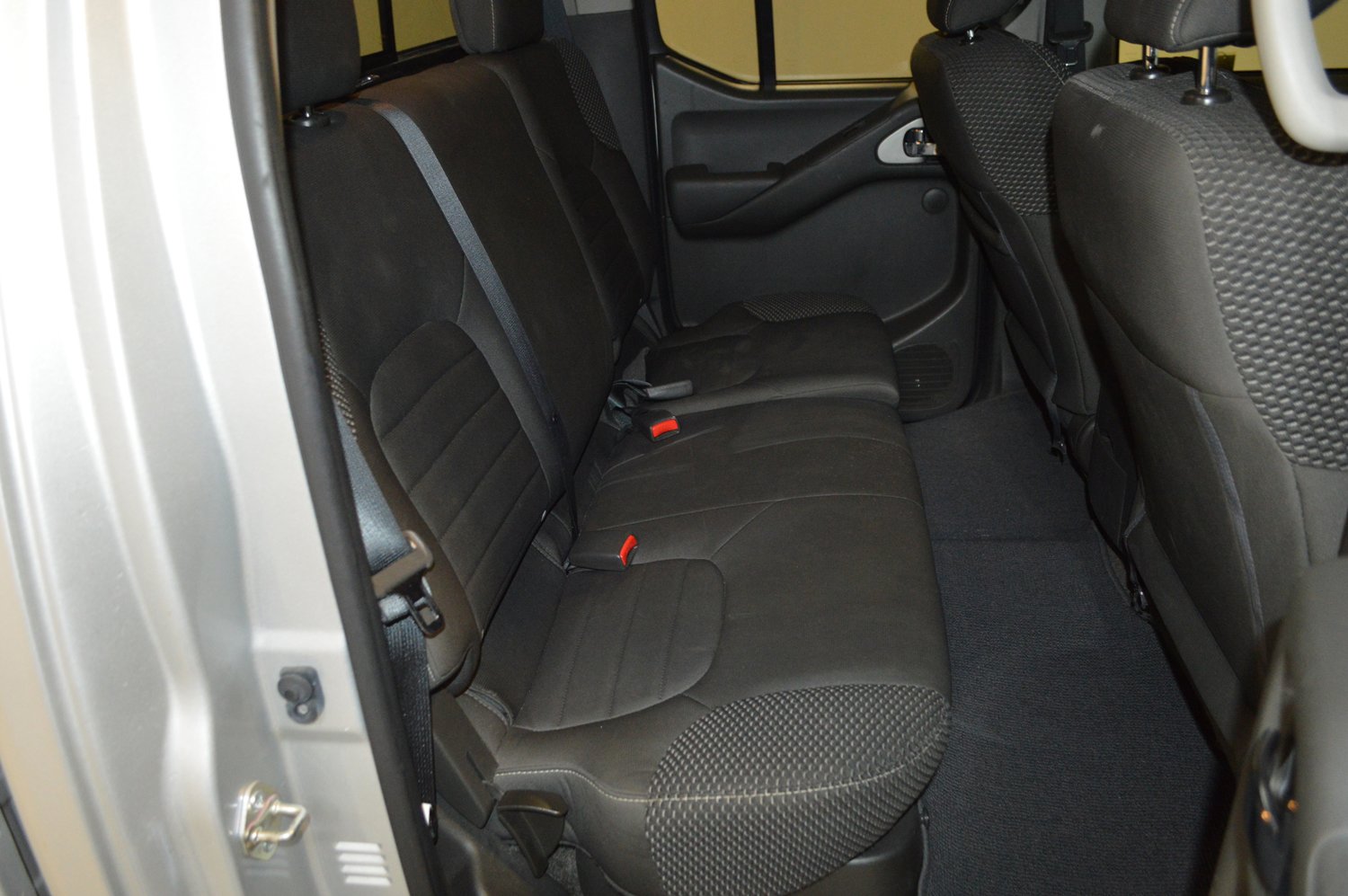 Used 2018 Nissan Frontier PRO-4X AWD/4WD image 12
