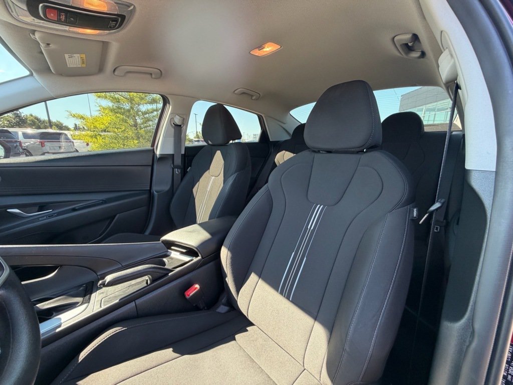 Used 2023 Hyundai Elantra SEL w/ Cargo Package FWD image 10