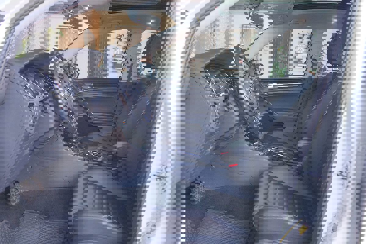 Used 2017 Volkswagen Golf SEL image 12