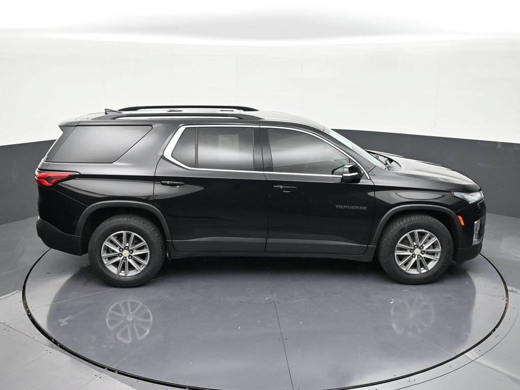 Used 2022 Chevrolet Traverse LT FWD image 17