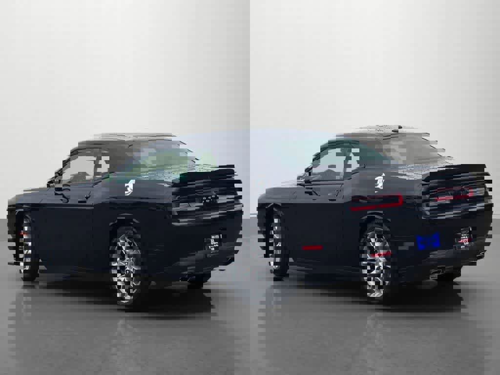 Used 2022 Dodge Challenger GT image 4