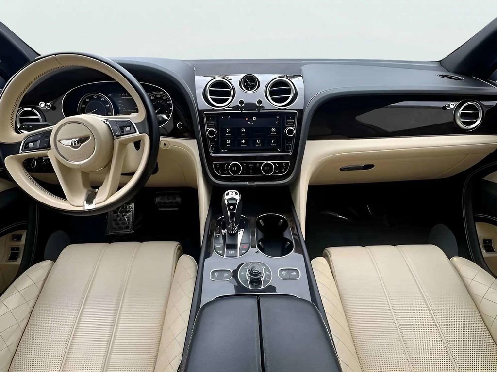 Used 2017 Bentley Bentayga image 11