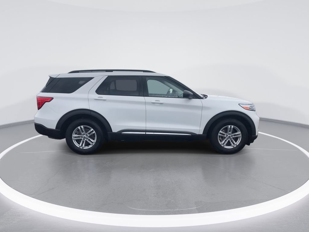 Used 2021 Ford Explorer XLT w/ Equipment Group 202A image 9