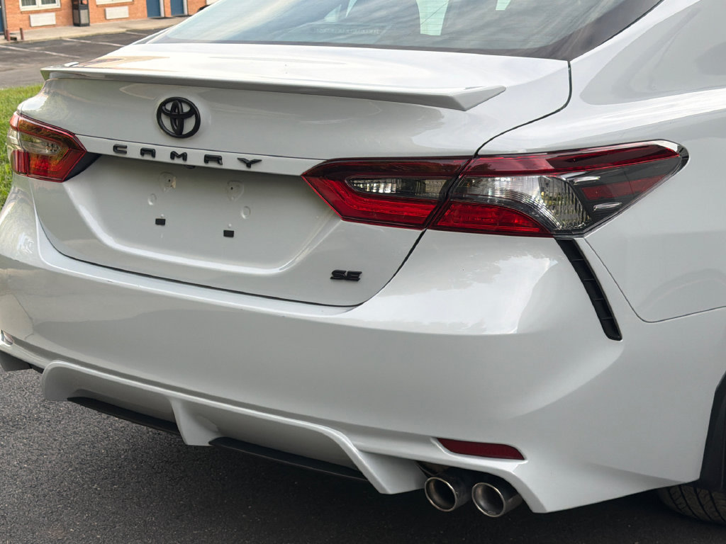 Used 2024 Toyota Camry SE FWD image 5