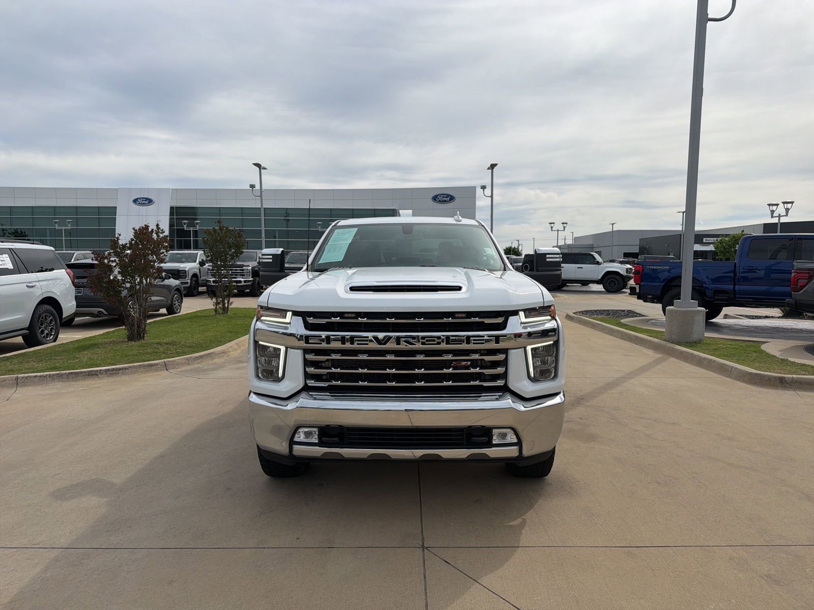 Used 2023 Chevrolet Silverado 2500 LTZ w/ Gooseneck/5TH Wheel Package AWD/4WD image 9