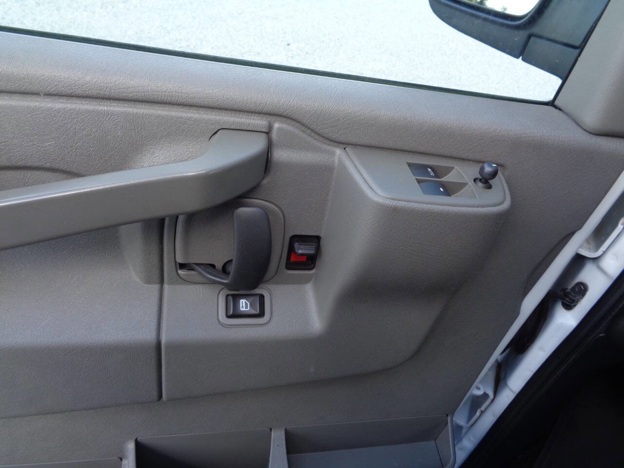 Used 2018 Chevrolet Express 3500 LS RWD image 10