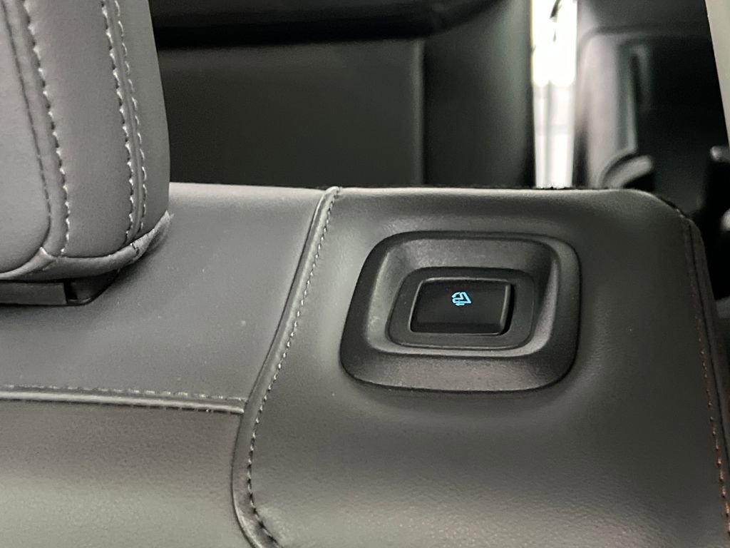 Used 2025 Ford Expedition Active image 14