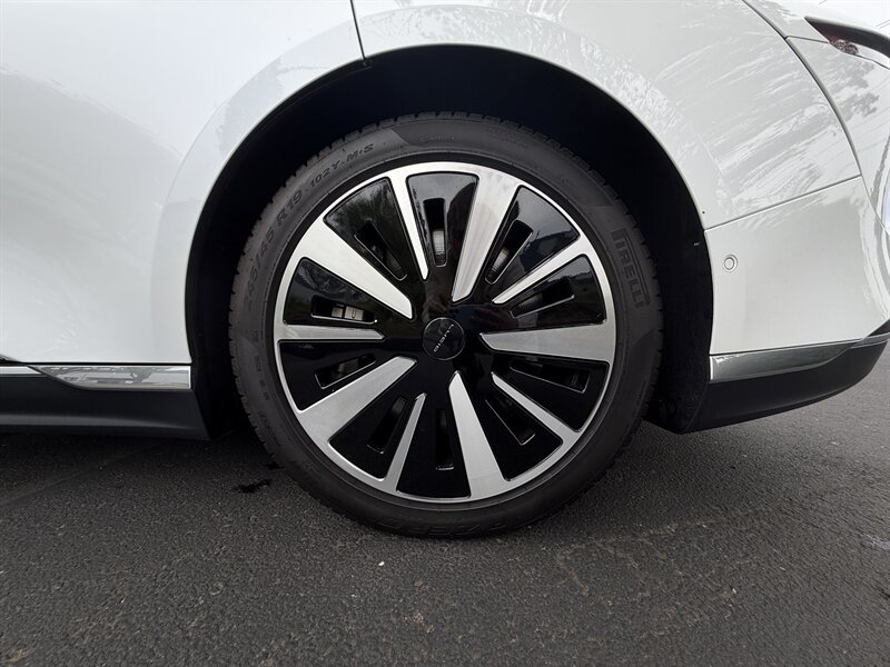 Used 2025 Lucid Air Touring AWD/4WD image 16