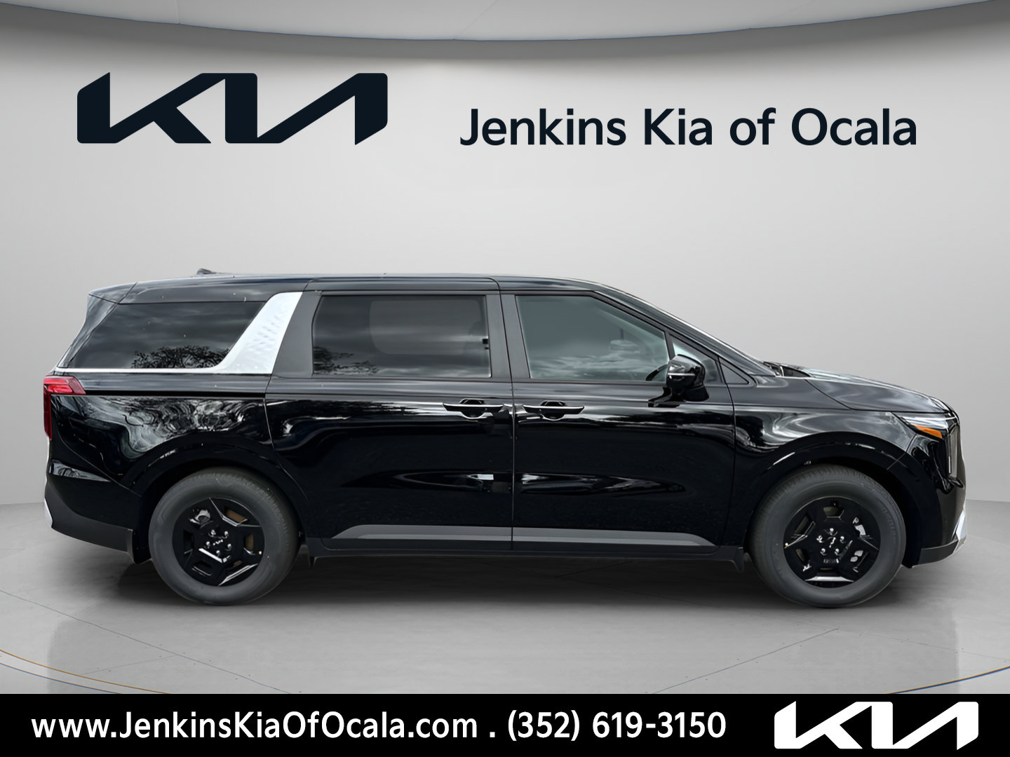 New 2026 Kia Carnival FWD image 2