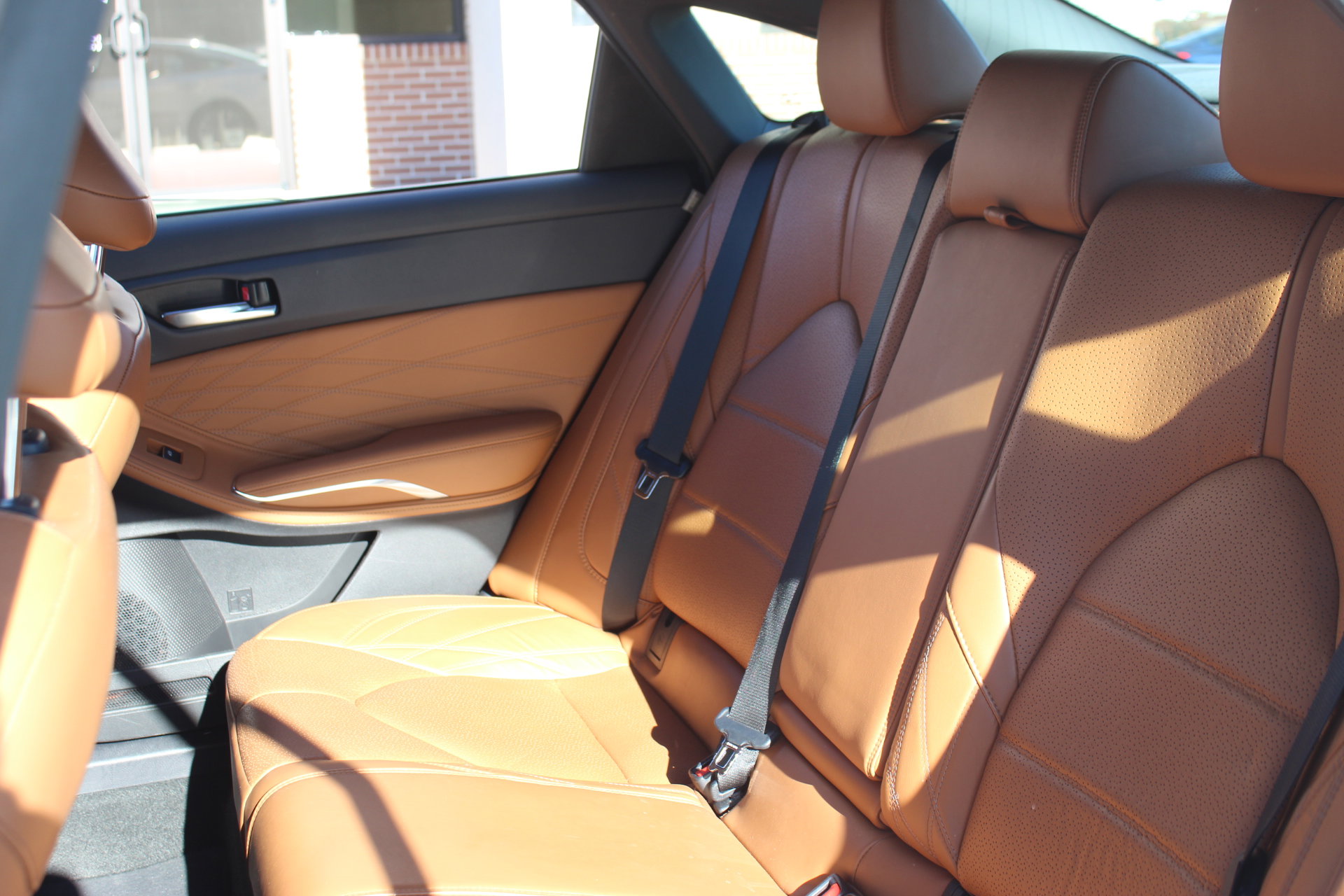 Used 2020 Toyota Avalon Limited image 29