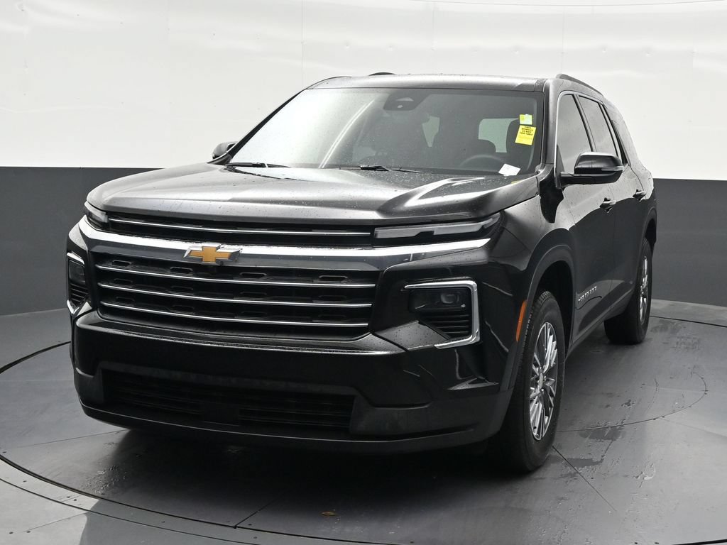 Used 2026 Chevrolet Traverse LT FWD image 9