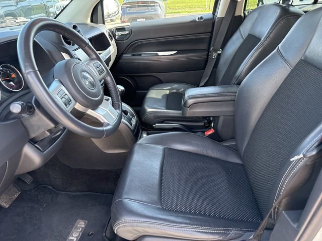 Used 2014 Jeep Compass Latitude w/ Sun/Sound Group image 4