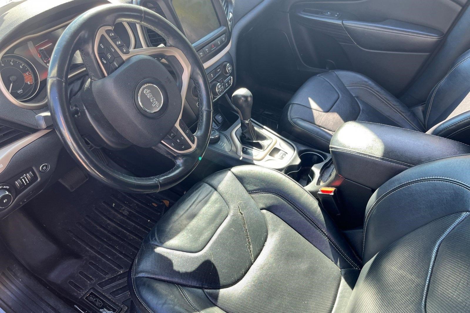 Used 2014 Jeep Cherokee Limited w/ Technology Group image 3