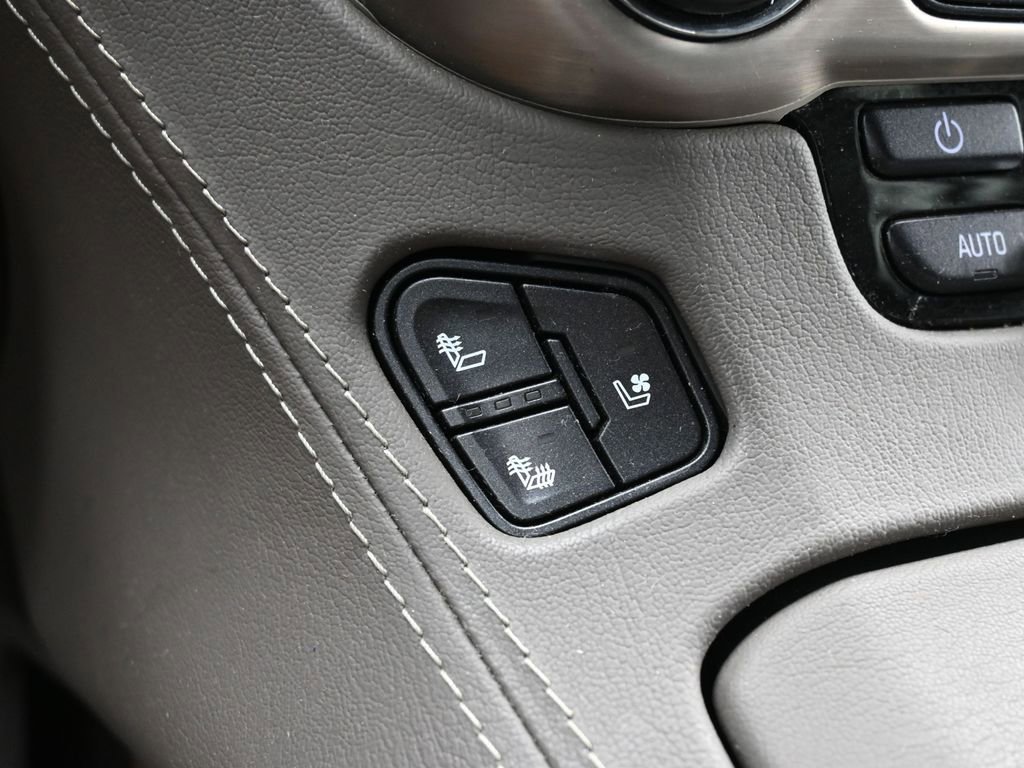 Used 2020 GMC Yukon Denali w/ Denali Ultimate Package AWD/4WD image 31