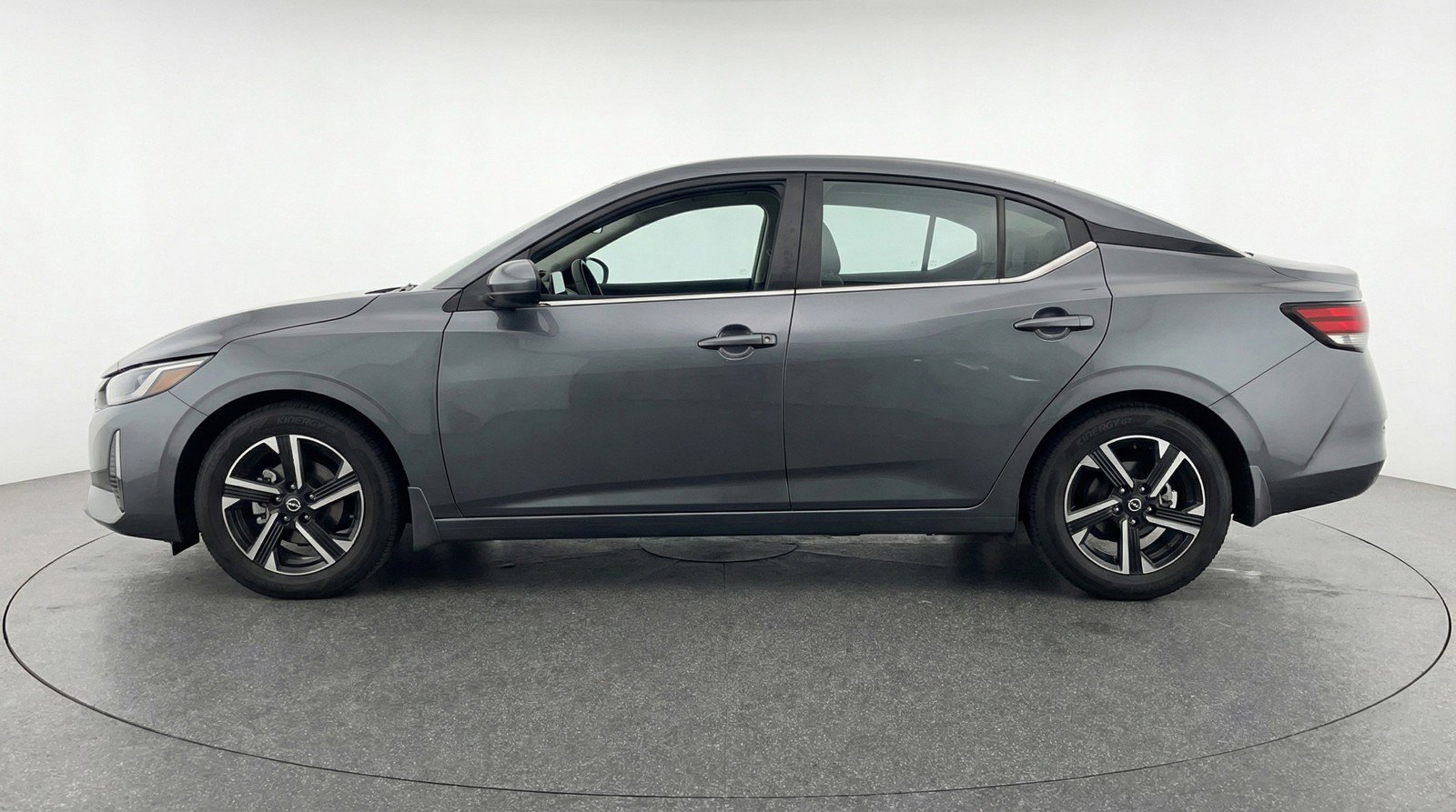 Used 2025 Nissan Sentra SV image 5