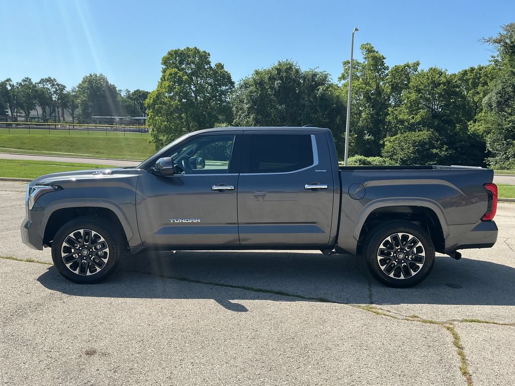 Used 2025 Toyota Tundra Limited AWD/4WD image 2