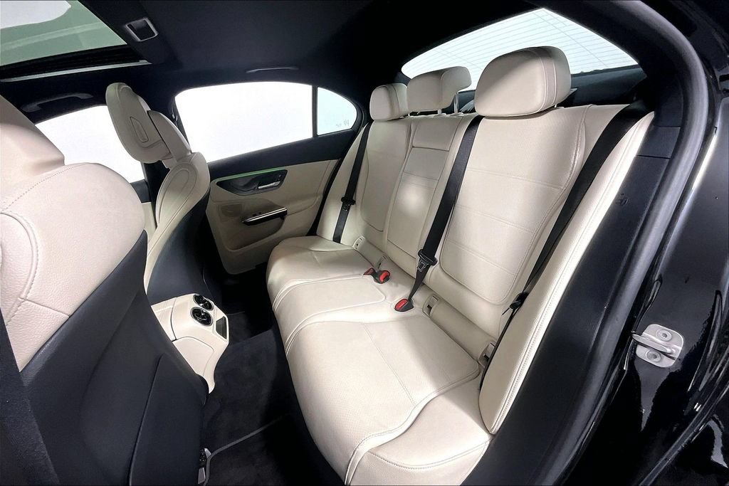 Used 2025 Mercedes-Benz C 300 Sedan image 26