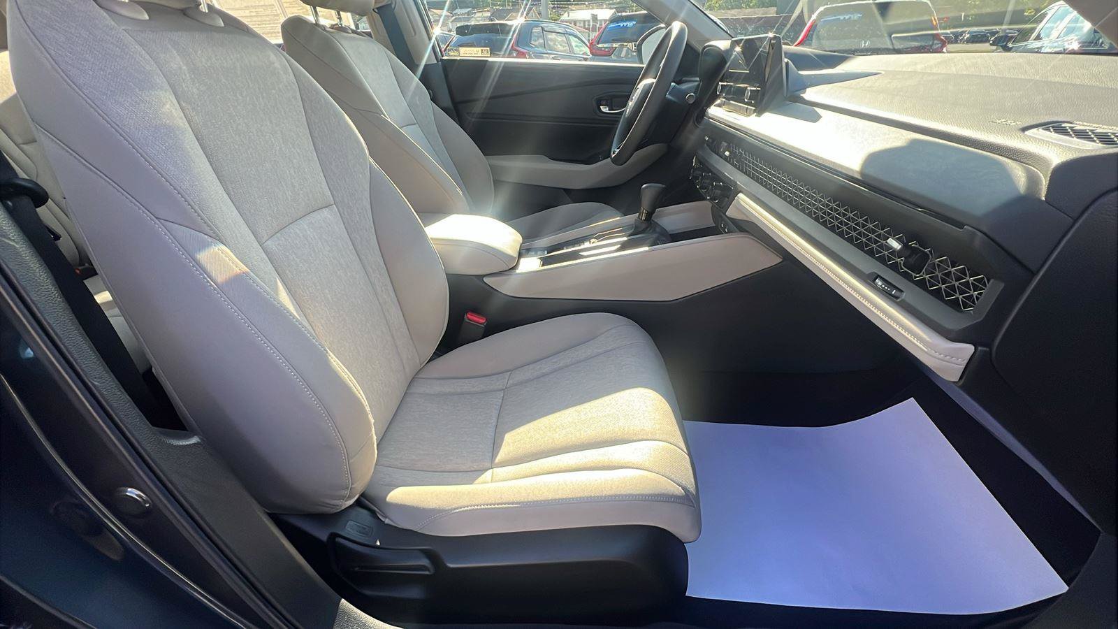 Used 2025 Honda Accord SE image 13