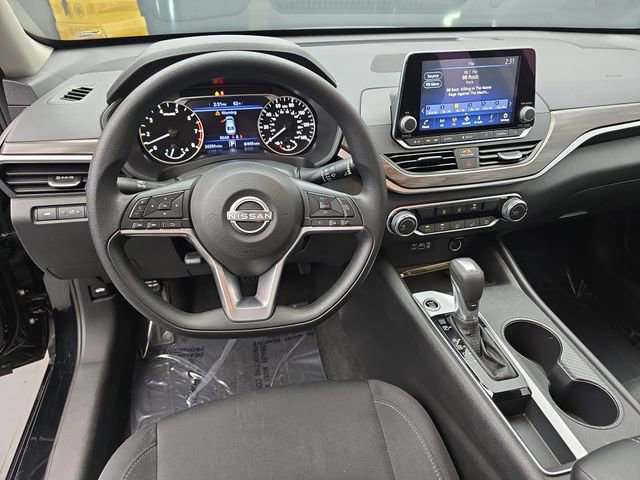Used 2025 Nissan Altima 2.5 SV image 23