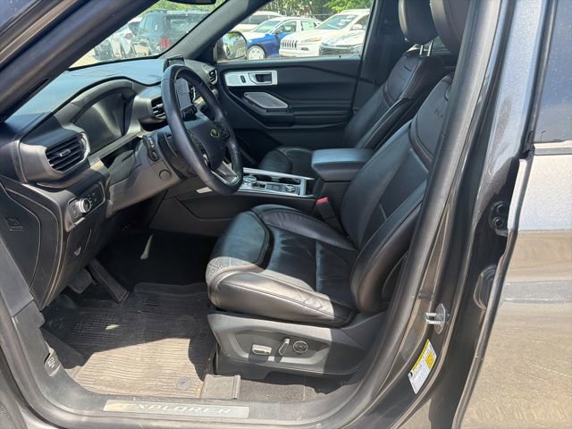 Used 2020 Ford Explorer Platinum w/ Premium Technology Package AWD/4WD image 6