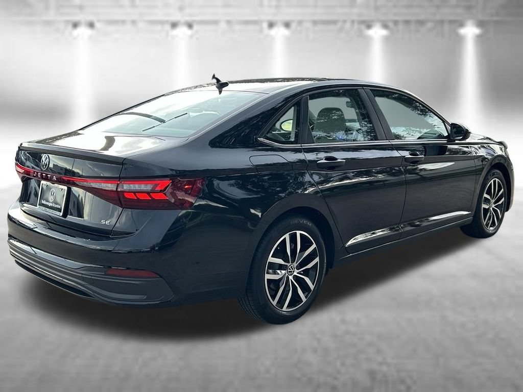 Used 2026 Volkswagen Jetta SE FWD image 6