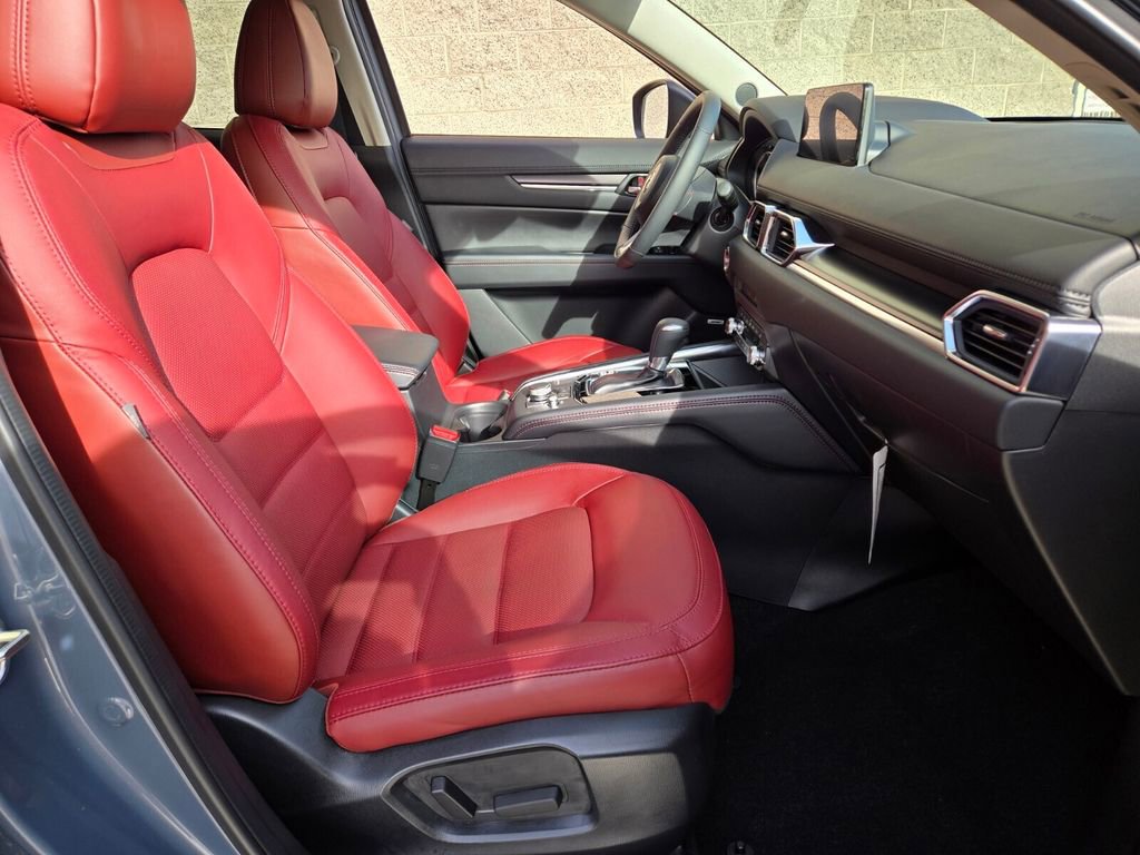 Used 2025 MAZDA CX-5 Carbon Edition image 20