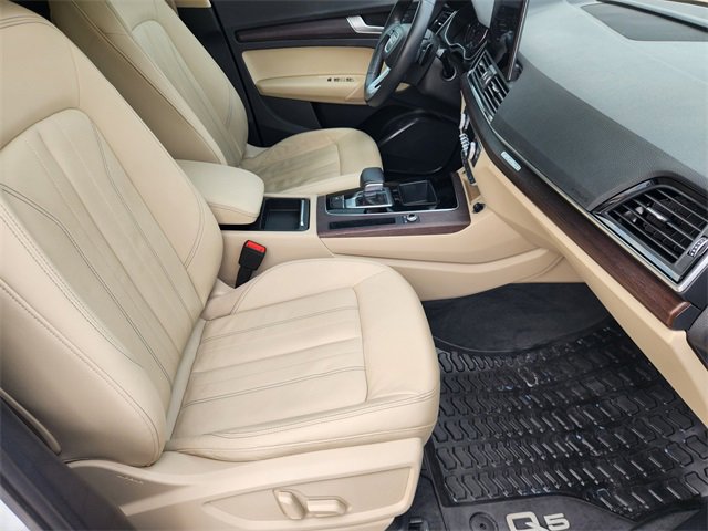 Used 2022 Audi Q5 2.0T Premium w/ Convenience Package image 14