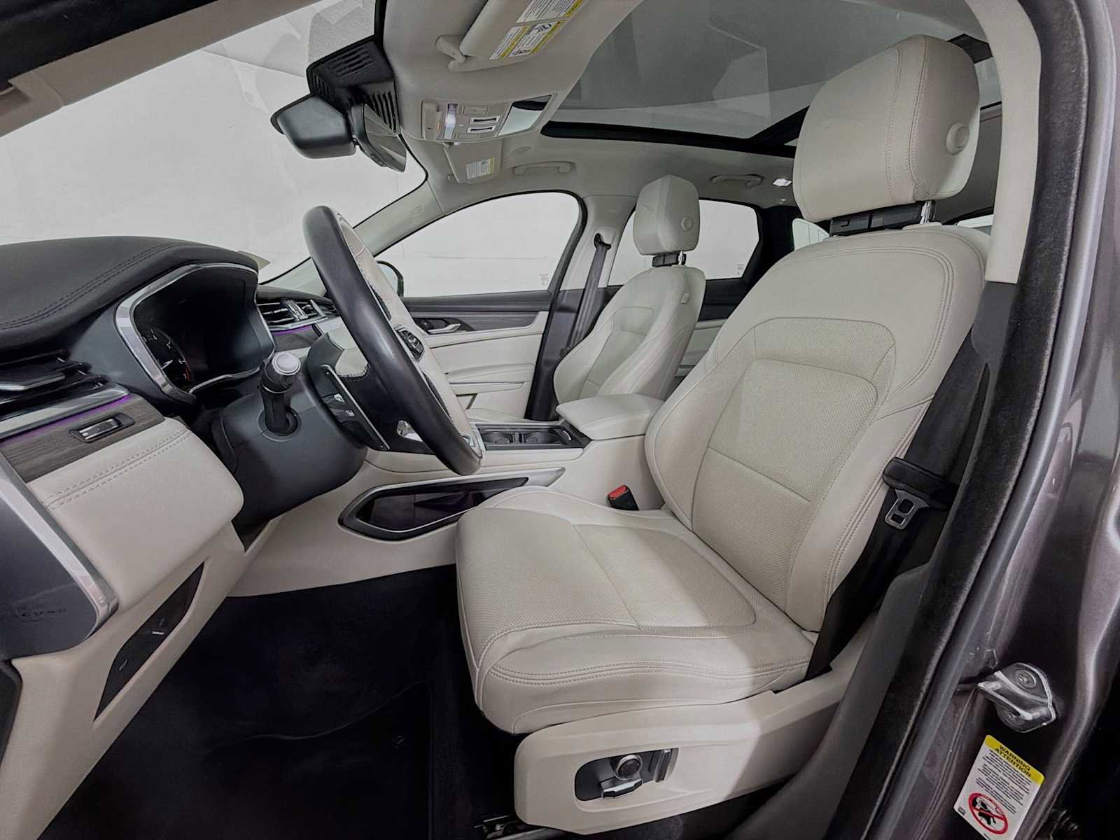 Used 2022 Jaguar F-PACE S AWD/4WD image 11