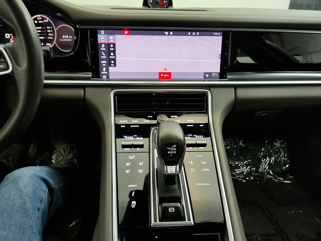 Used 2020 Porsche Panamera 4 image 22