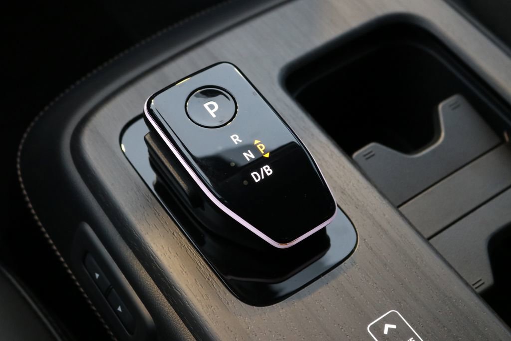 Used 2023 Nissan Ariya AWD image 54