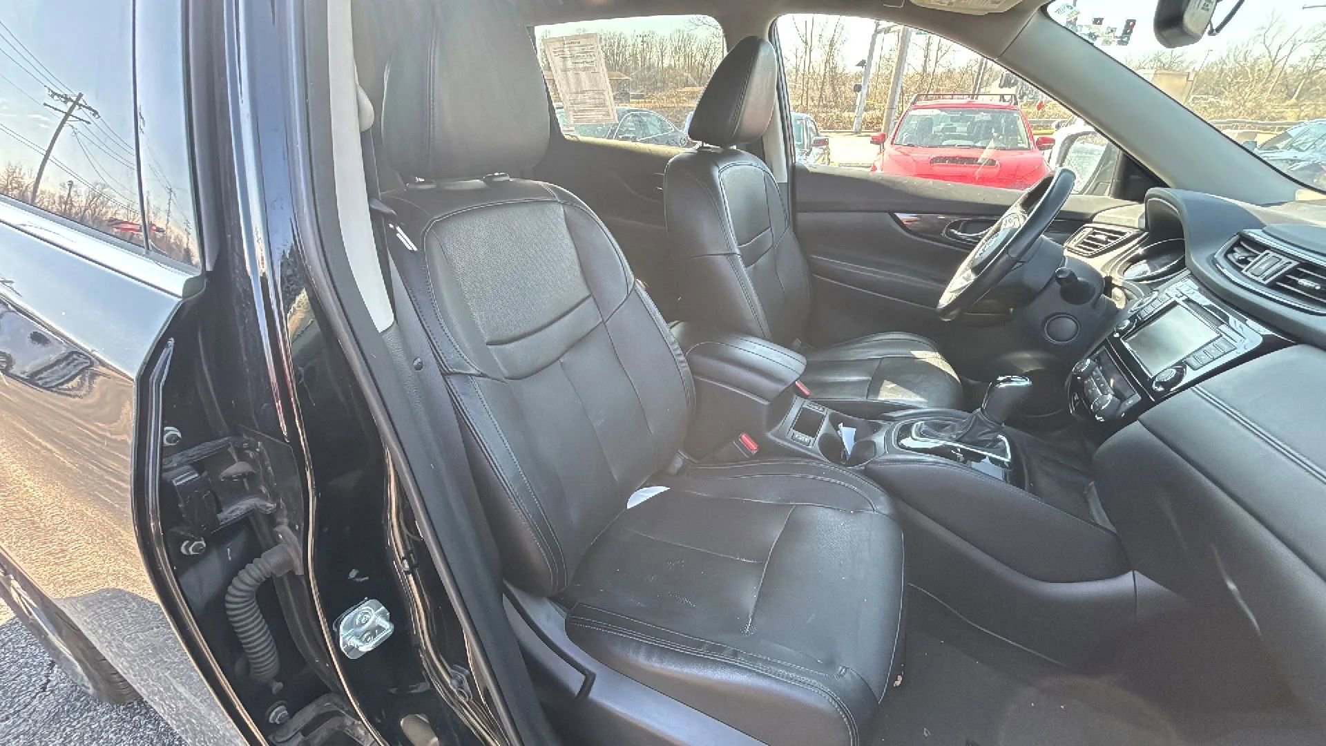 Used 2018 Nissan Rogue SL w/ Premium Package image 14