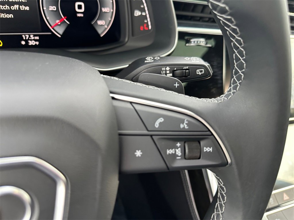 Certified 2025 Audi Q7 2.0T Premium Plus image 23