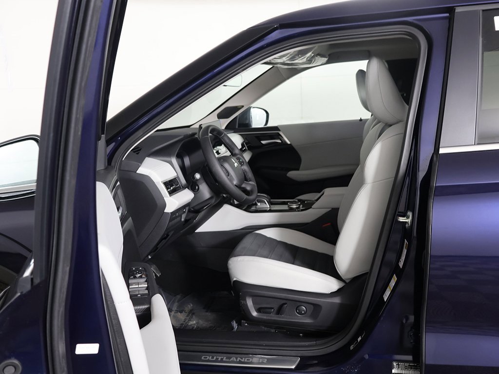 New 2026 Mitsubishi Outlander SE image 30