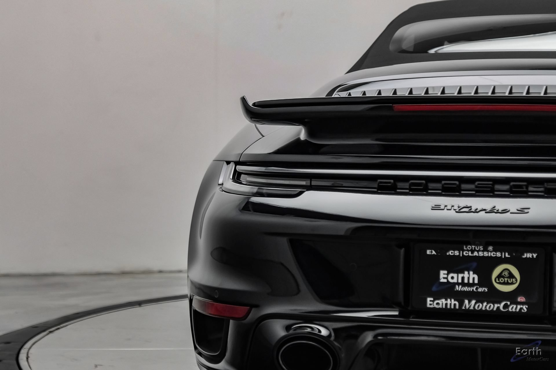 Used 2025 Porsche 911 Turbo S w/ Exterior Sport Package AWD/4WD image 17