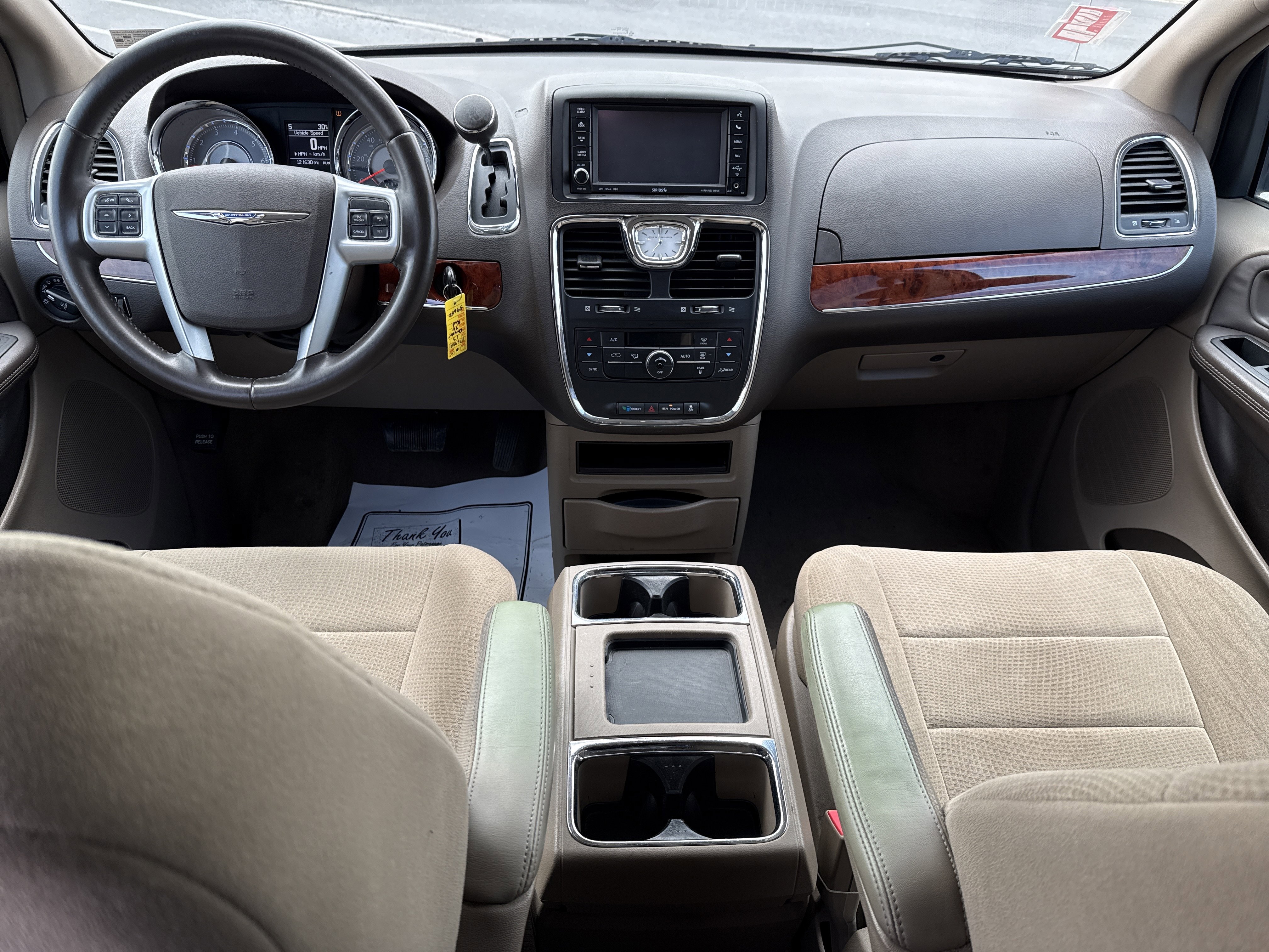 Used 2013 Chrysler Town & Country Touring image 15