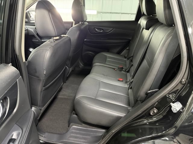 Used 2015 Nissan Rogue SL w/ SL Premium Package AWD/4WD image 8