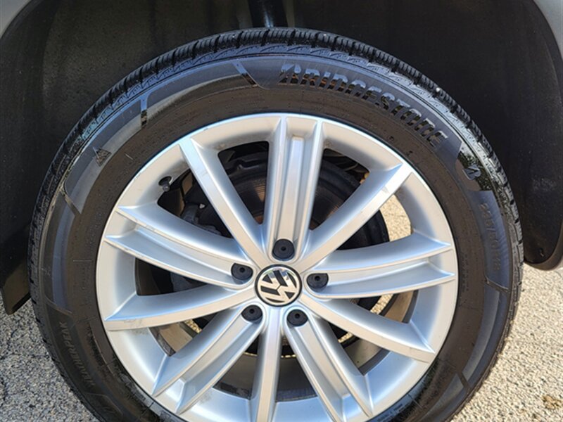 Used 2013 Volkswagen Tiguan SE FWD image 30