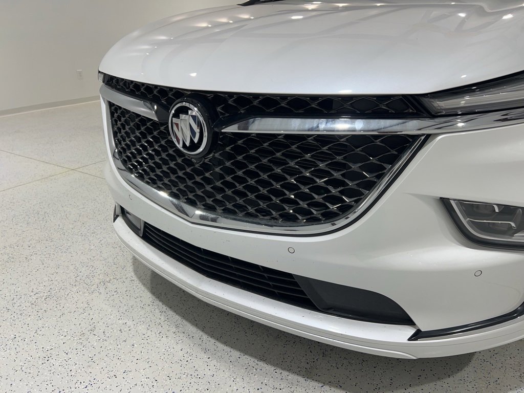 Used 2024 Buick Enclave Avenir w/ Avenir Technology Package image 27