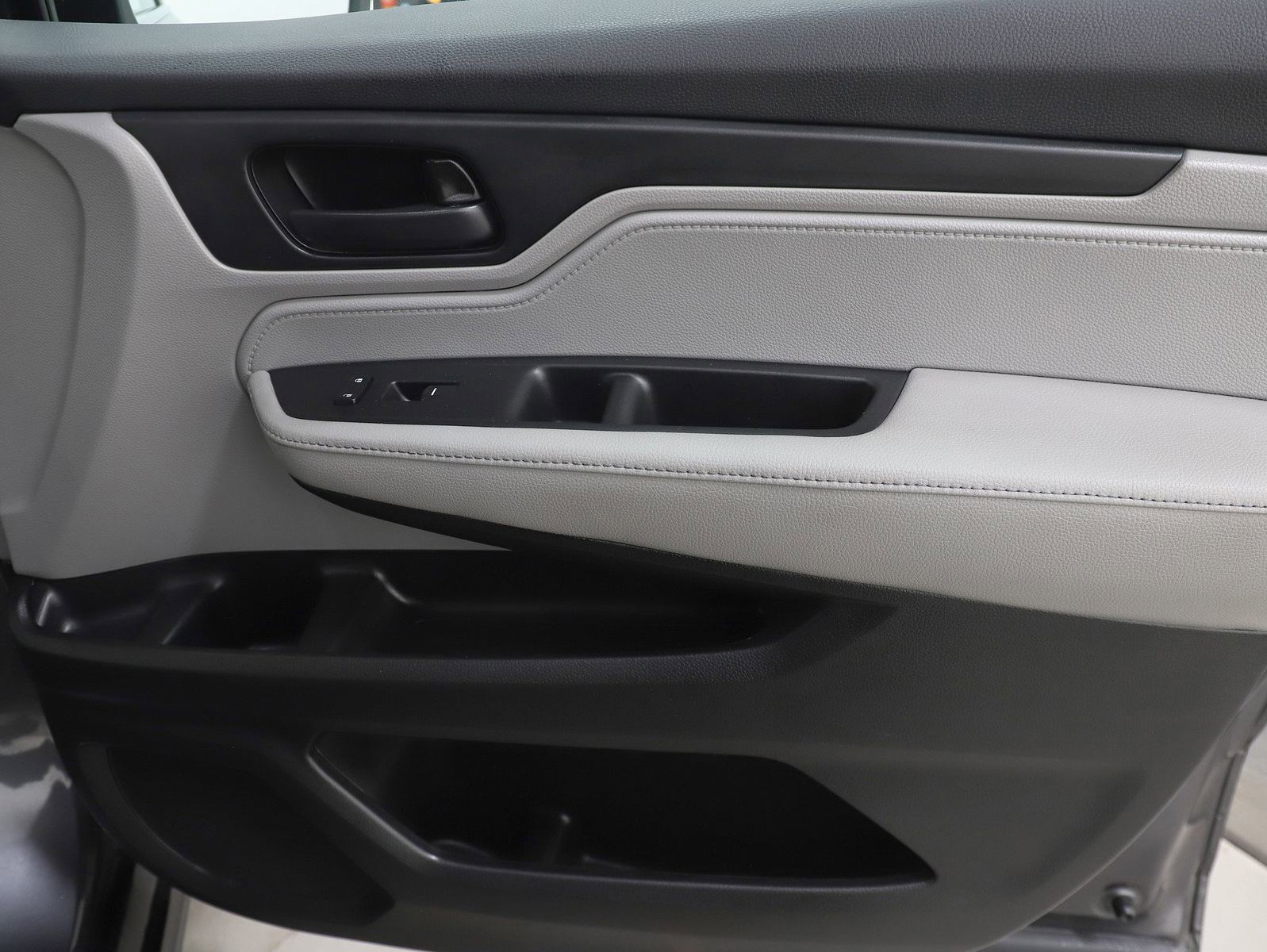 Used 2018 Honda Odyssey EX-L image 9