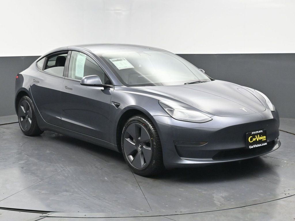Used 2023 Tesla Model 3 Standard Range RWD image 3