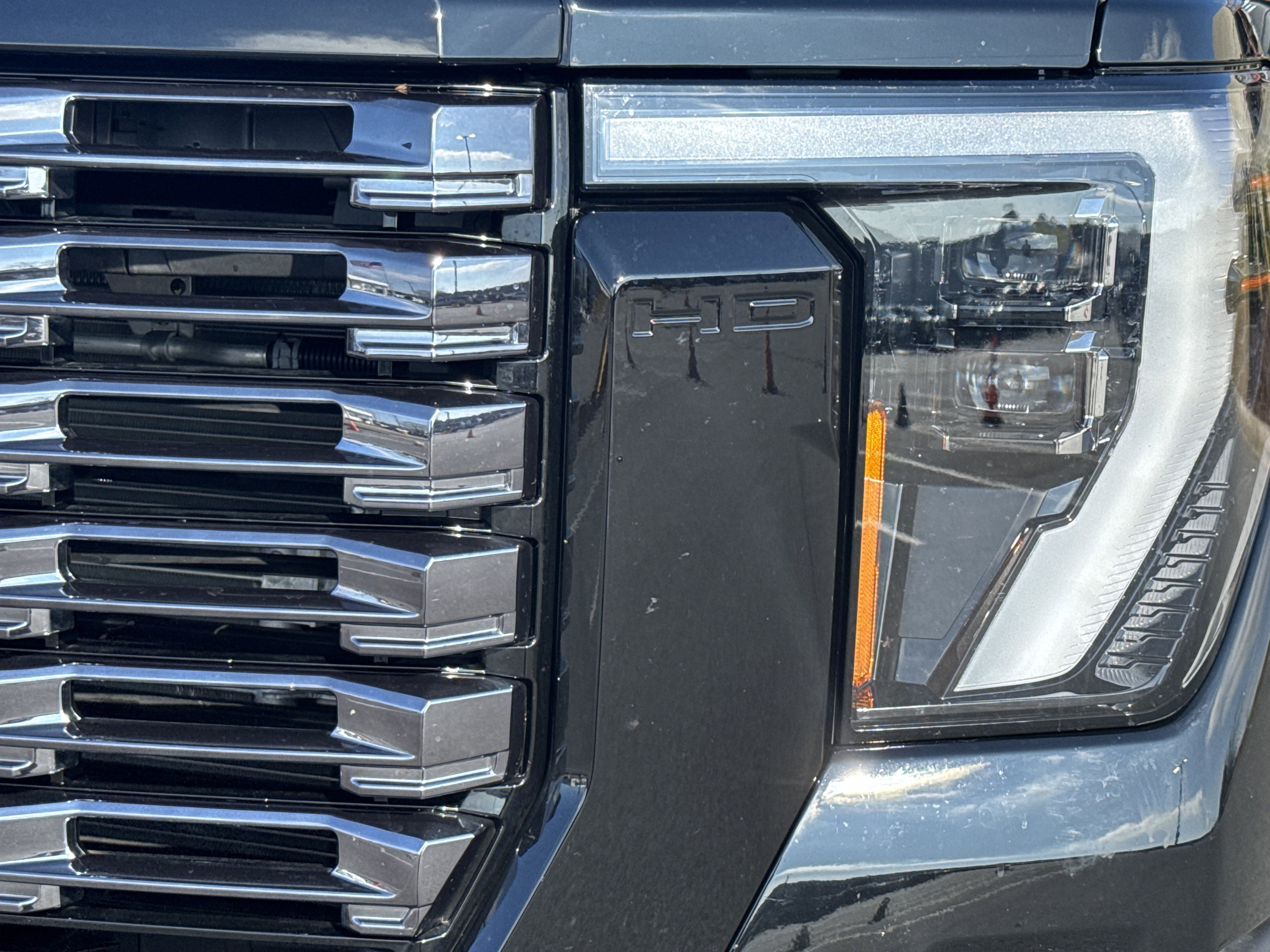 Used 2025 GMC Sierra 2500 Denali Ultimate image 6