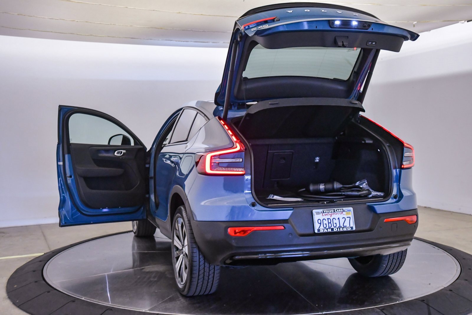 Certified 2023 Volvo C40 P8 Recharge Plus image 27