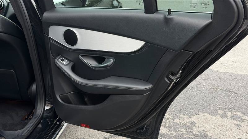 Used 2015 Mercedes-Benz C 300 Sedan image 37
